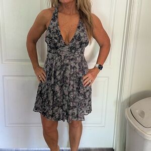 Size 2, Kimchi Blue, floral, silk lined chiffon cocktail dress.